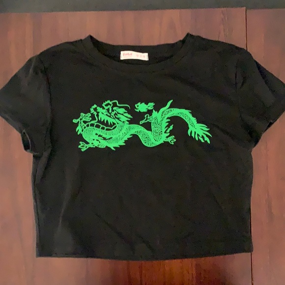Crop top - dragon - Picture 1 of 9